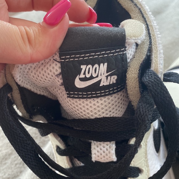 Nike Air Jordan 1s - Picture 3 of 6